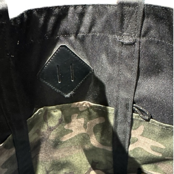 Burton Green and Brown Camouflage Bag Dual Straps Large Interior - Picture 7 of 14